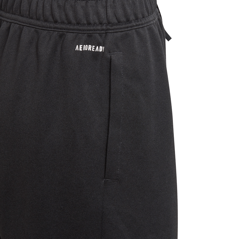 Shorts-Designed-2-Move