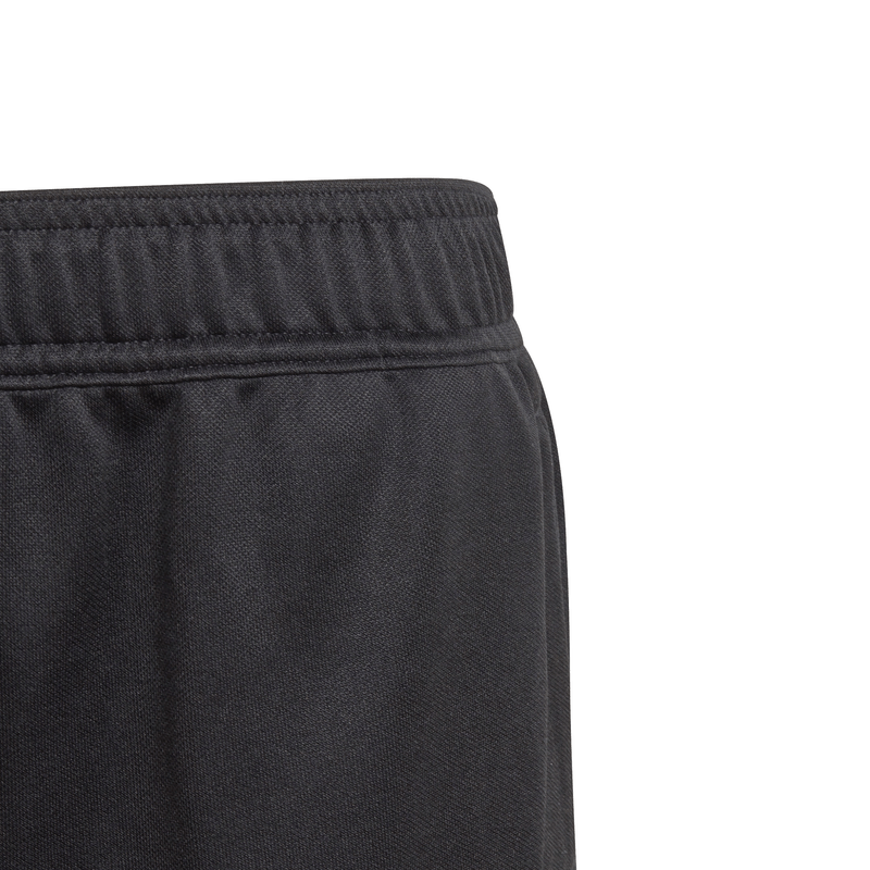 Shorts-Designed-2-Move