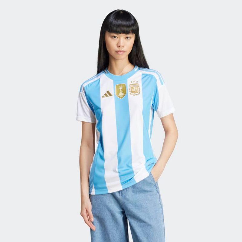 IP8386_4_APPAREL_On-Model_Standard-View