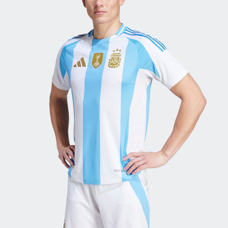 IP8388_5_APPAREL_On-Model_Front-View