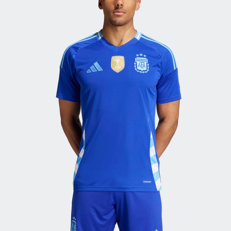 IP8413_5_APPAREL_On-Model_Front-View