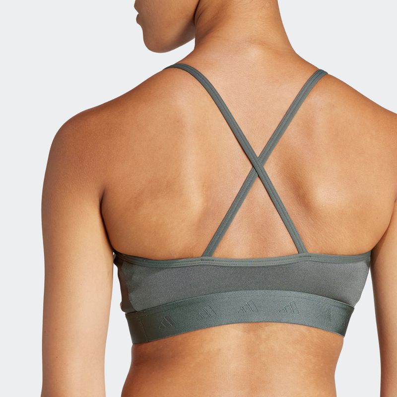 IS4500_9_APPAREL_On-Model_Detail-View-2_grey