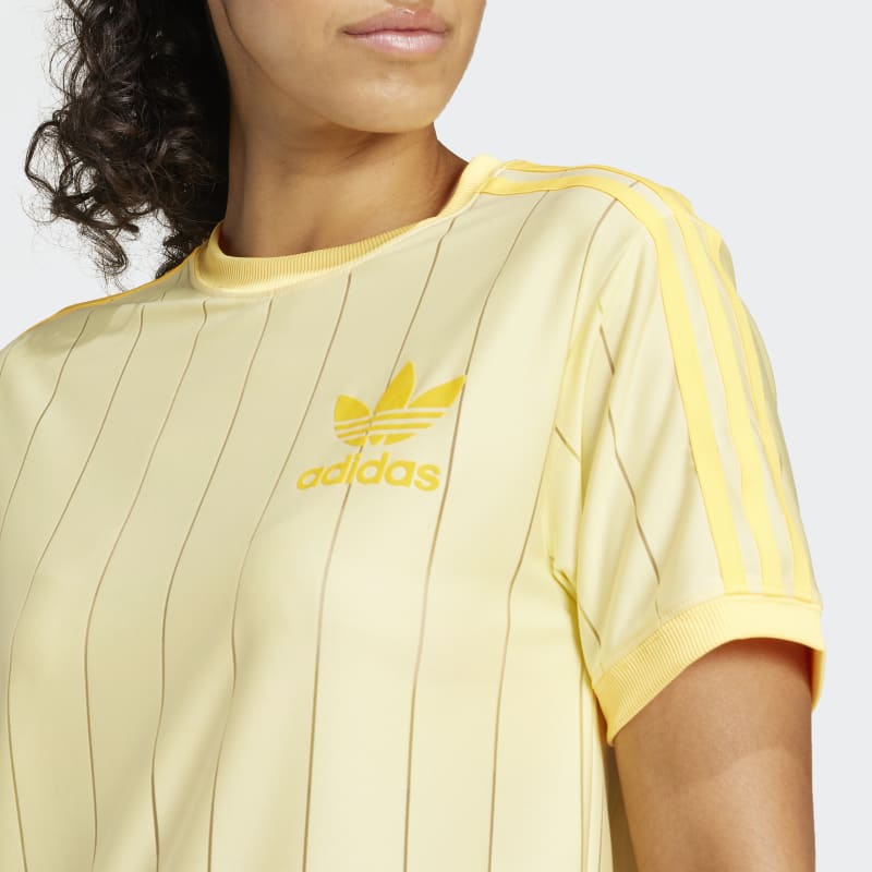 IT9869_7_APPAREL_On-Model_Detail-View-1_grey