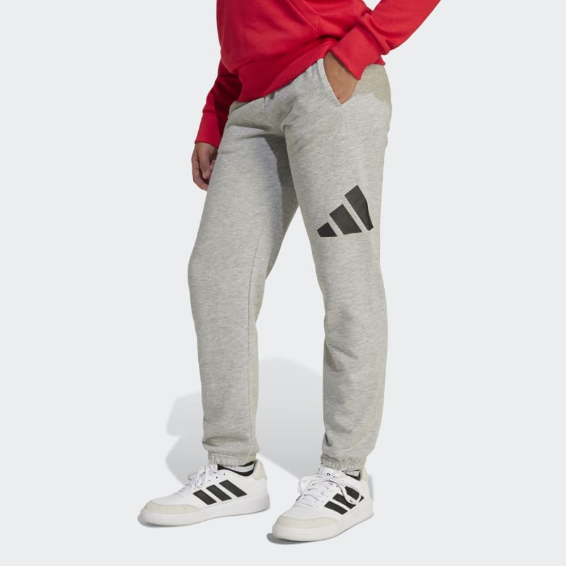 JD2092_2_APPAREL_On-Model_Standard-View_grey.jpg