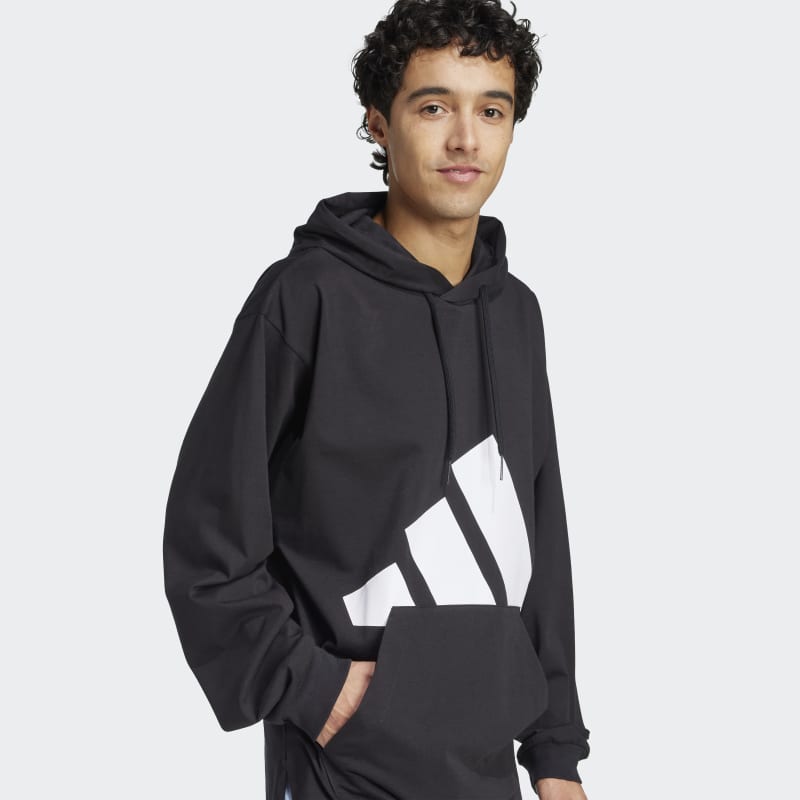 IN6183_5_APPAREL_On-Model_Detail-View-1_grey.jpg