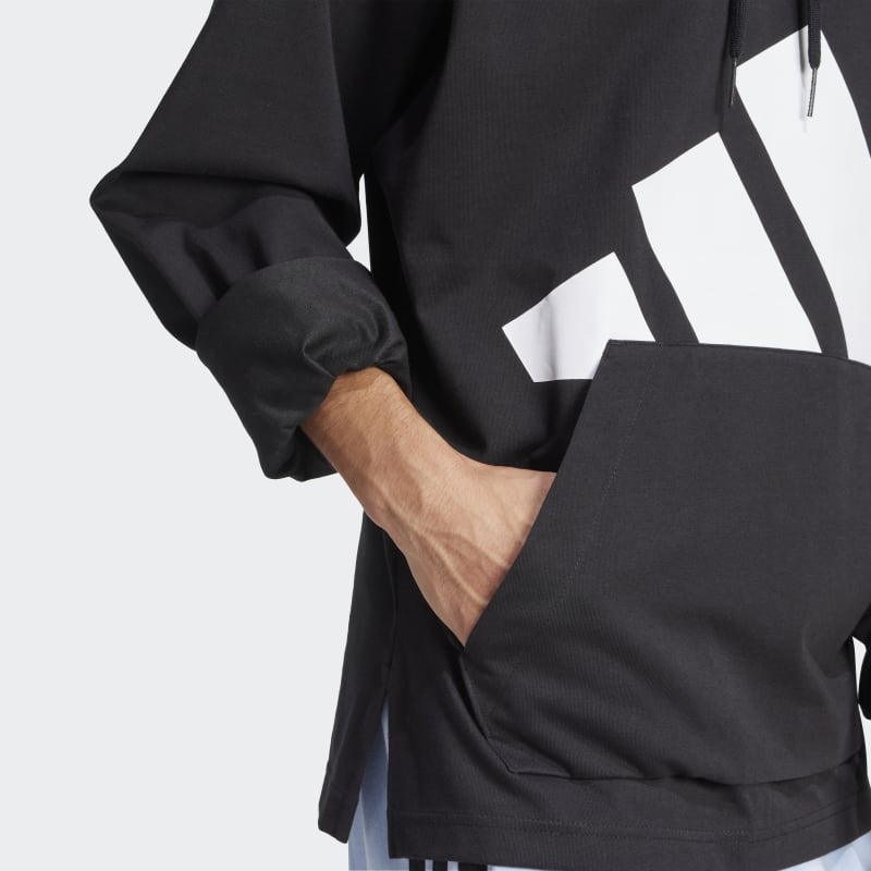 IN6183_6_APPAREL_On-Model_Detail-View-2_grey.jpg
