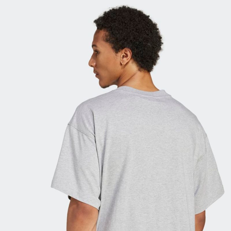 JD0375_5_APPAREL_On Model_Detail View 1_grey.jpg