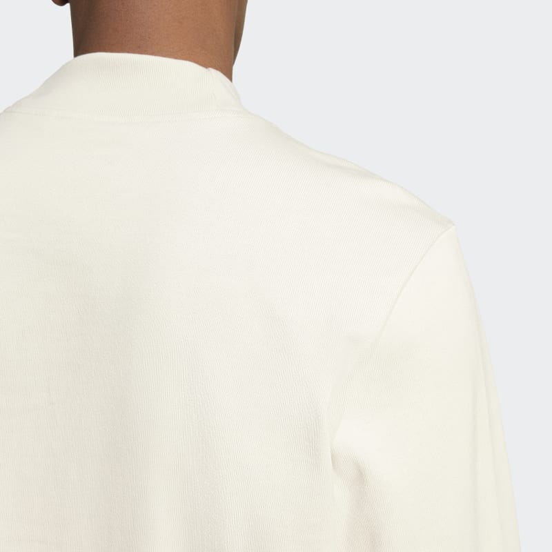 JD5402_7_APPAREL_On Model_Detail View 2_grey.jpg