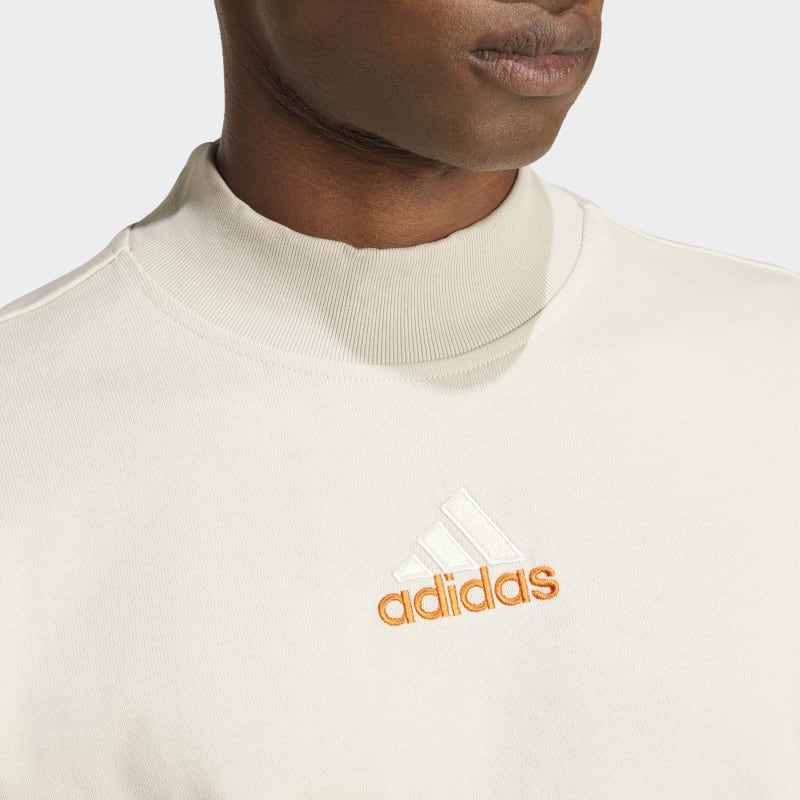 JD5402_6_APPAREL_On Model_Detail View 1_grey.jpg