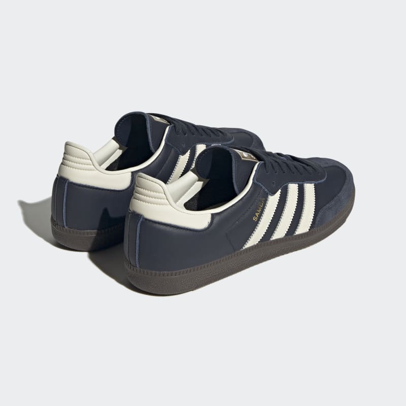 ID2056_7_FOOTWEAR_Photography_Back-Lateral-Top-View_grey.jpg