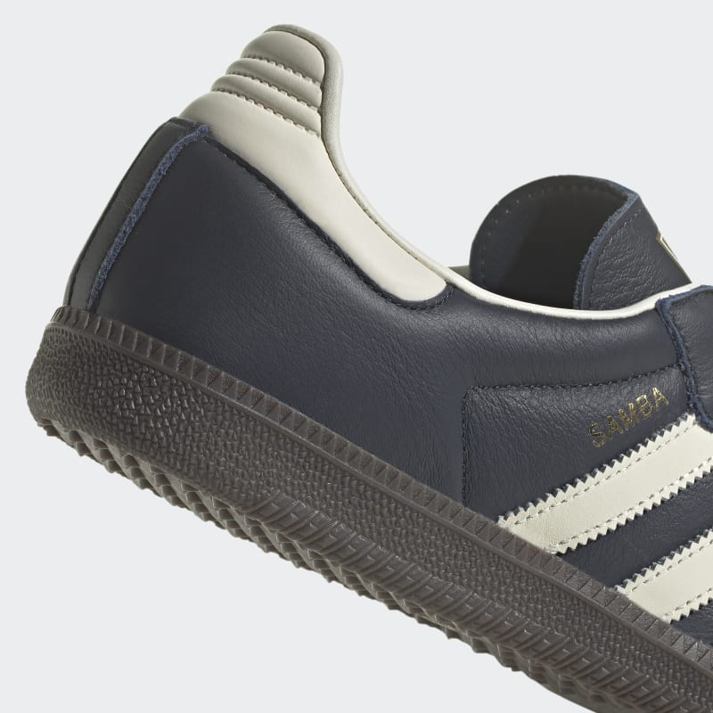 ID2056_10_FOOTWEAR_Photography_Detail-View-3_grey.jpg