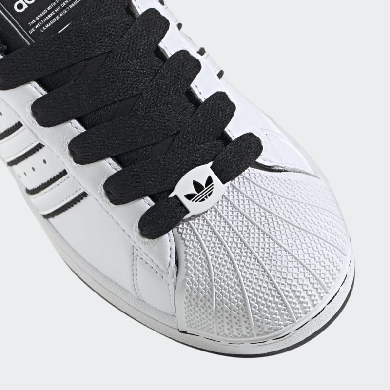 JH5469_9_FOOTWEAR_Photography_Detail View 2_grey.jpg