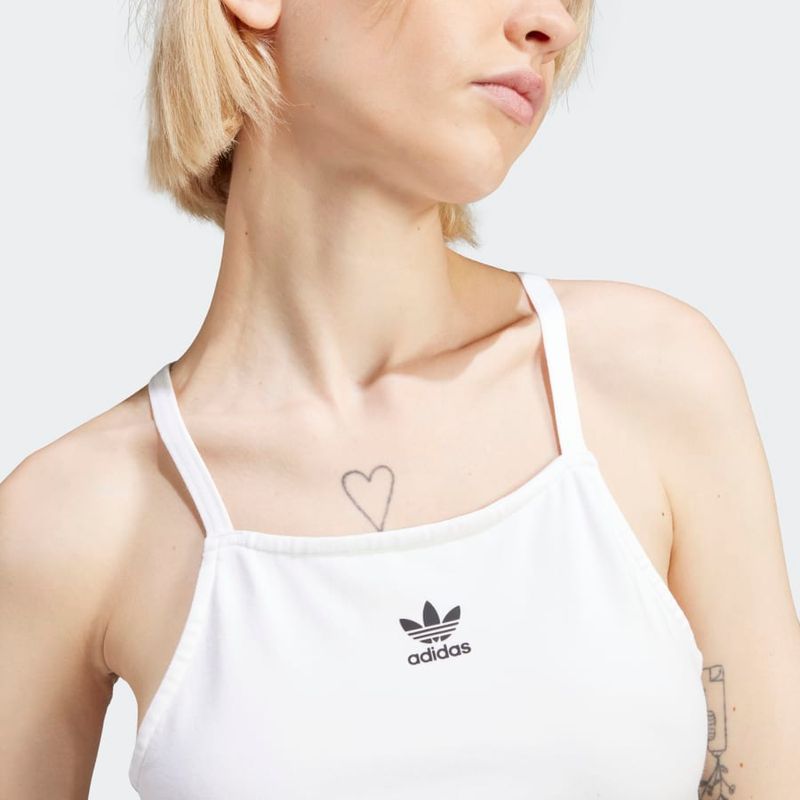 IN8377_7_APPAREL_On-Model_Detail-View-1_grey.jpg