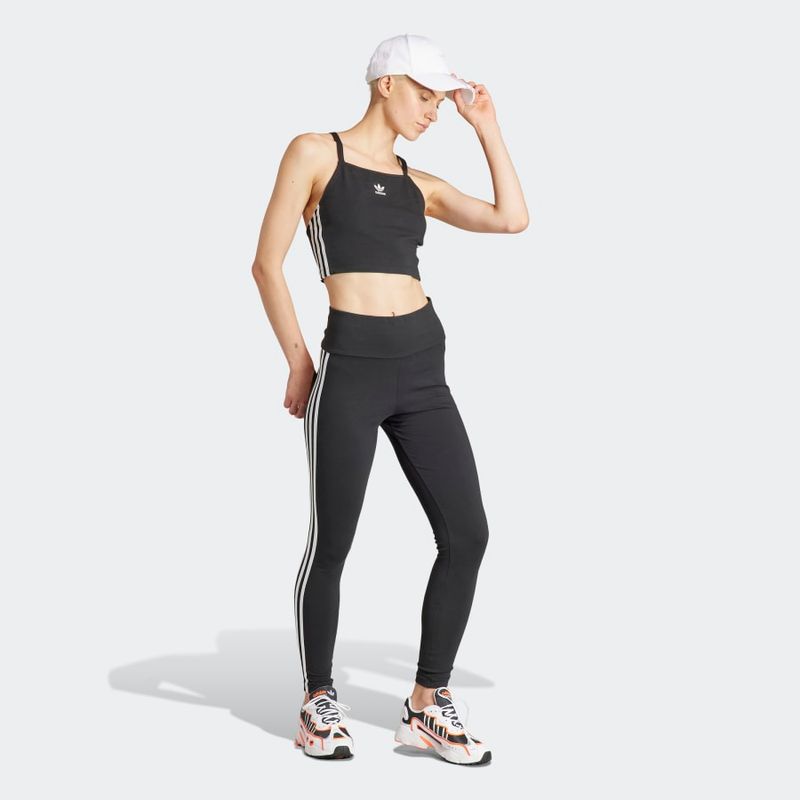 IP2968_5_APPAREL_On Model_Walking View_grey.jpg