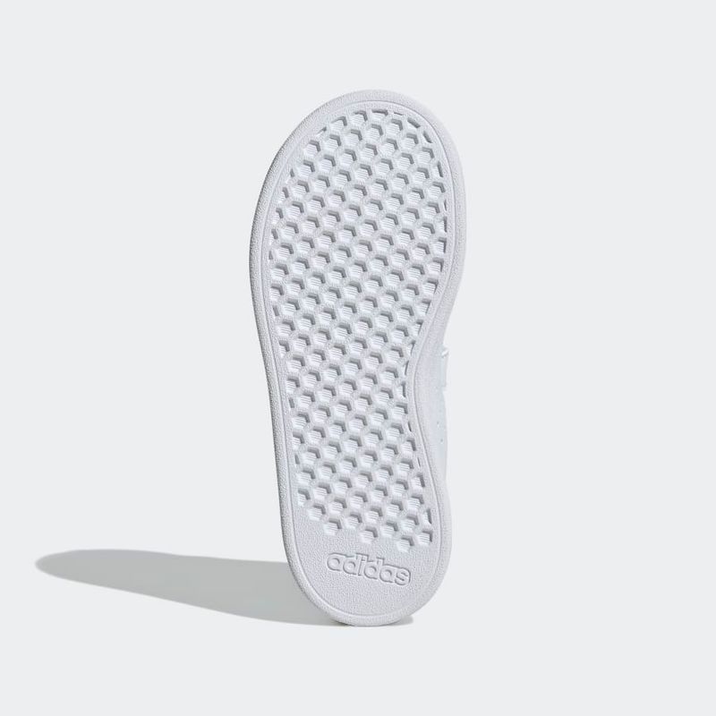 IE9019_4_FOOTWEAR_Photography_Bottom-View_grey.jpg