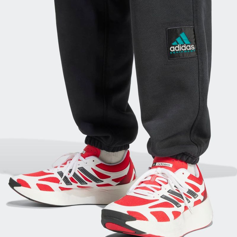 JC8224_6_APPAREL_On Model_Detail View 2_grey.jpg
