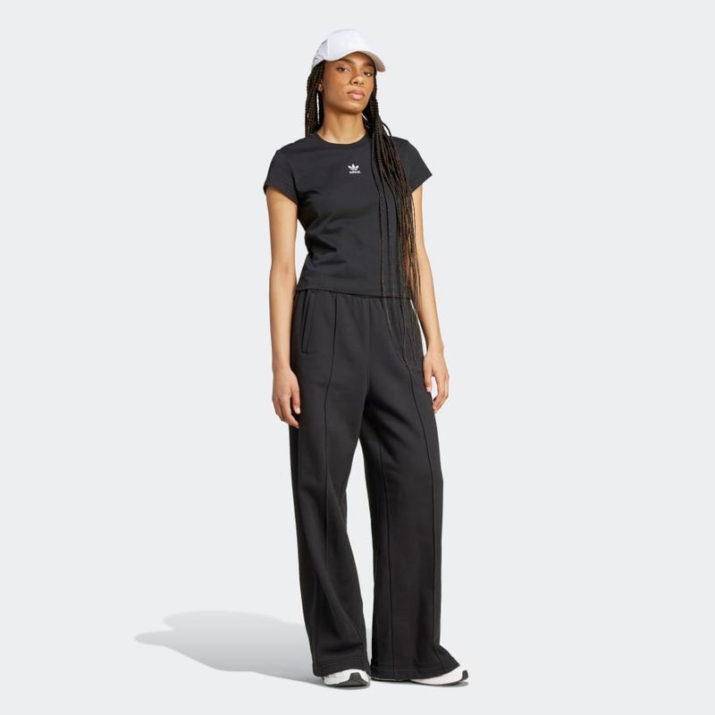 IW5707_6_APPAREL_On Model_Walking View_grey.jpg