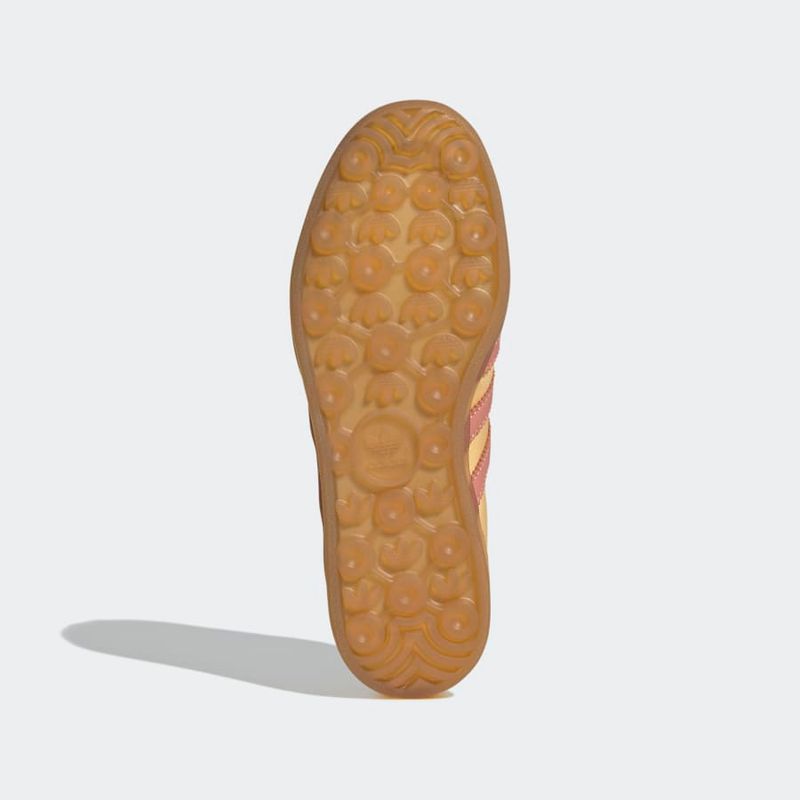 IE2959_4_FOOTWEAR_Photography_Bottom View_grey.jpg