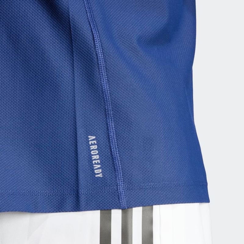 IN1502_8_APPAREL_On-Model_Detail-View-2_grey.jpg