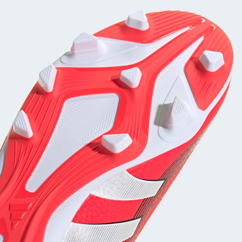 ID3813_8_FOOTWEAR_Photography_Detail-View-2_grey.jpg