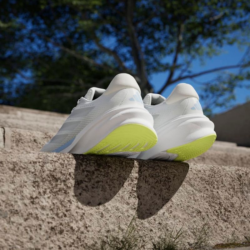 IH8654_18_FOOTWEAR_Photography_HeroMrktng View 6.jpg