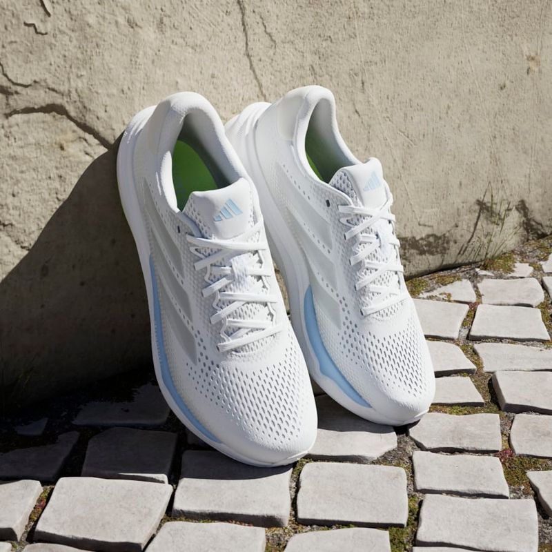 IH8654_17_FOOTWEAR_Photography_HeroMrktng View 5.jpg