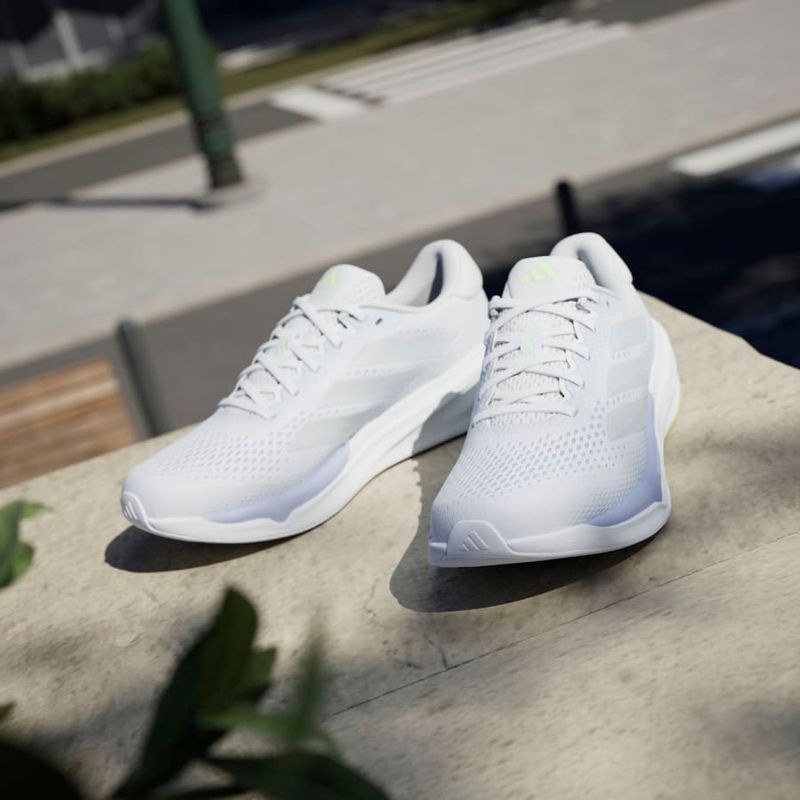 IH8658_20_FOOTWEAR_Photography_HeroMrktng View 8.jpg