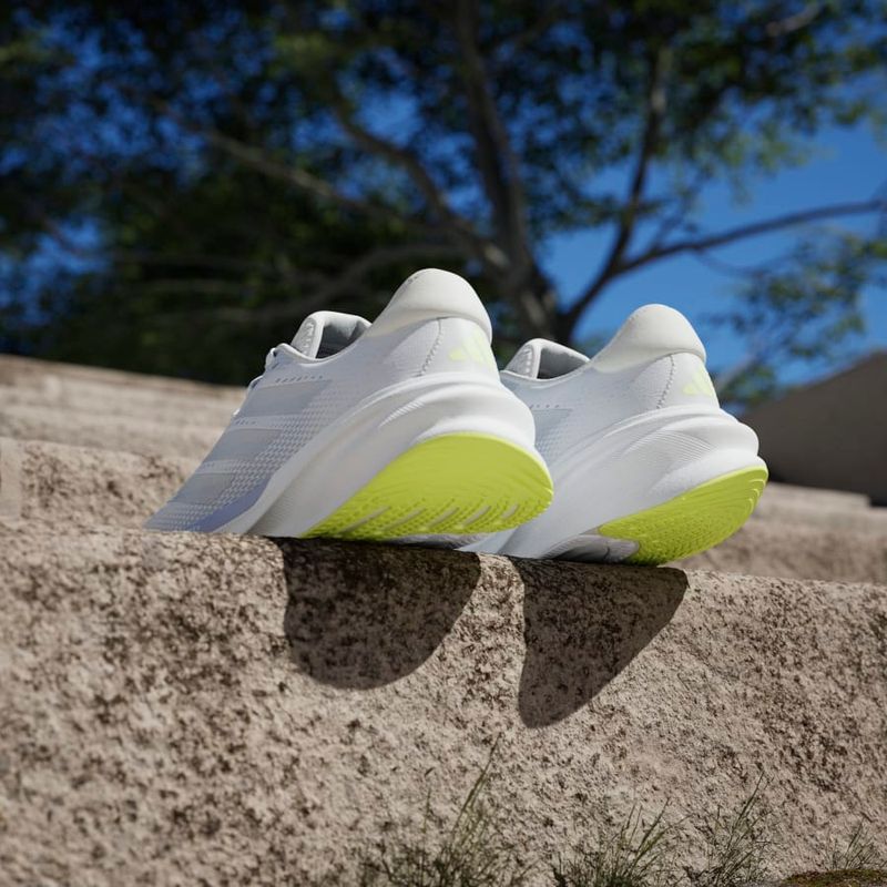 IH8658_18_FOOTWEAR_Photography_HeroMrktng View 6.jpg
