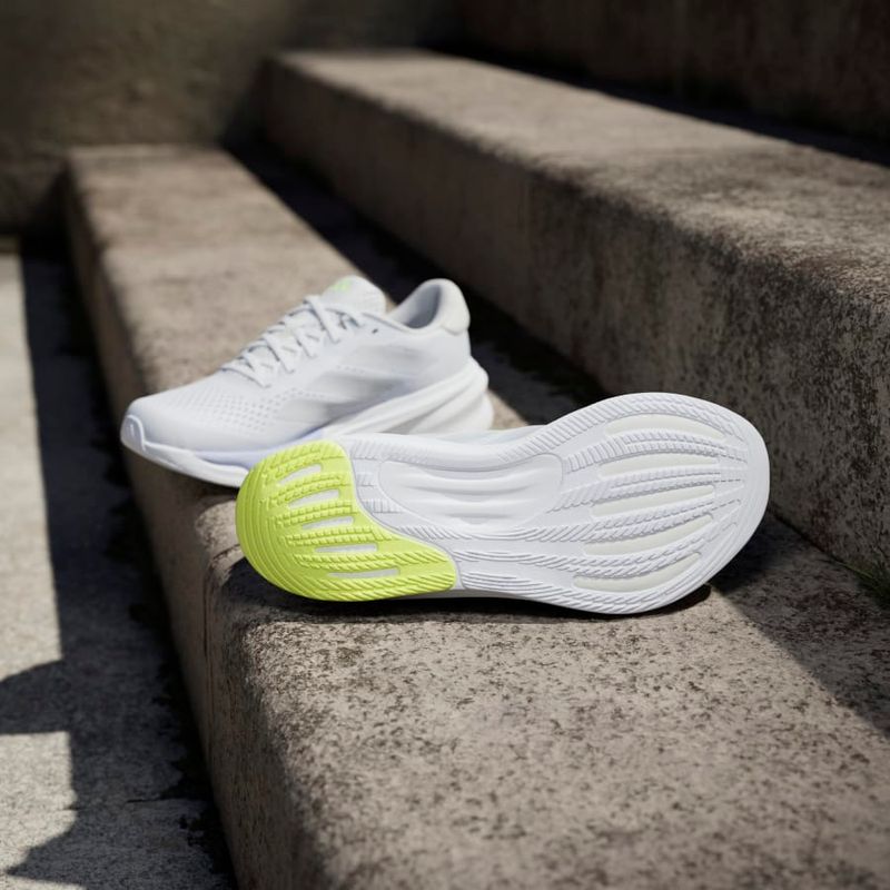 IH8658_16_FOOTWEAR_Photography_HeroMrktng View 4.jpg