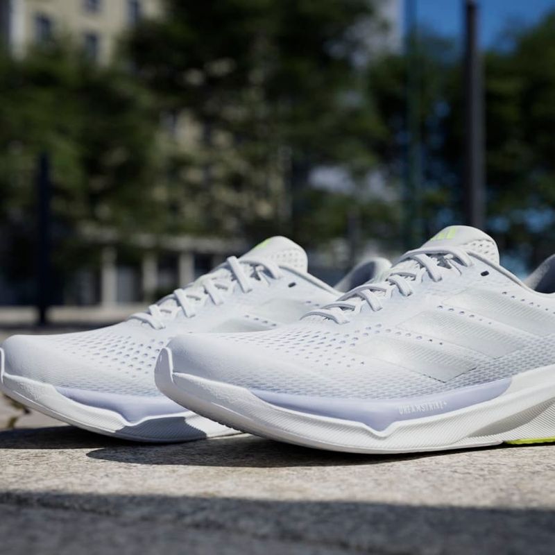 IH8658_21_FOOTWEAR_Photography_HeroMrktng View 9.jpg