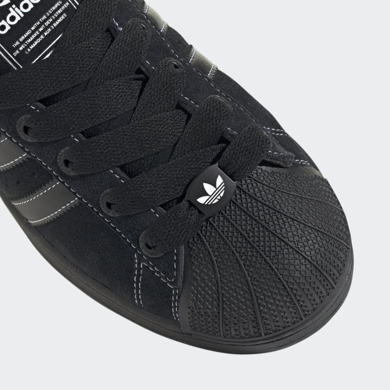 JH5470_9_FOOTWEAR_Photography_Detail-View-2_grey.jpg