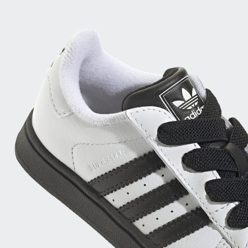 JI0212_9_FOOTWEAR_Photography_Detail View 2_grey.jpg