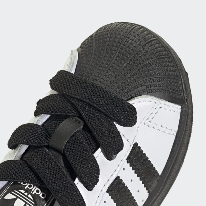 JI0212_8_FOOTWEAR_Photography_Detail View 1_grey.jpg