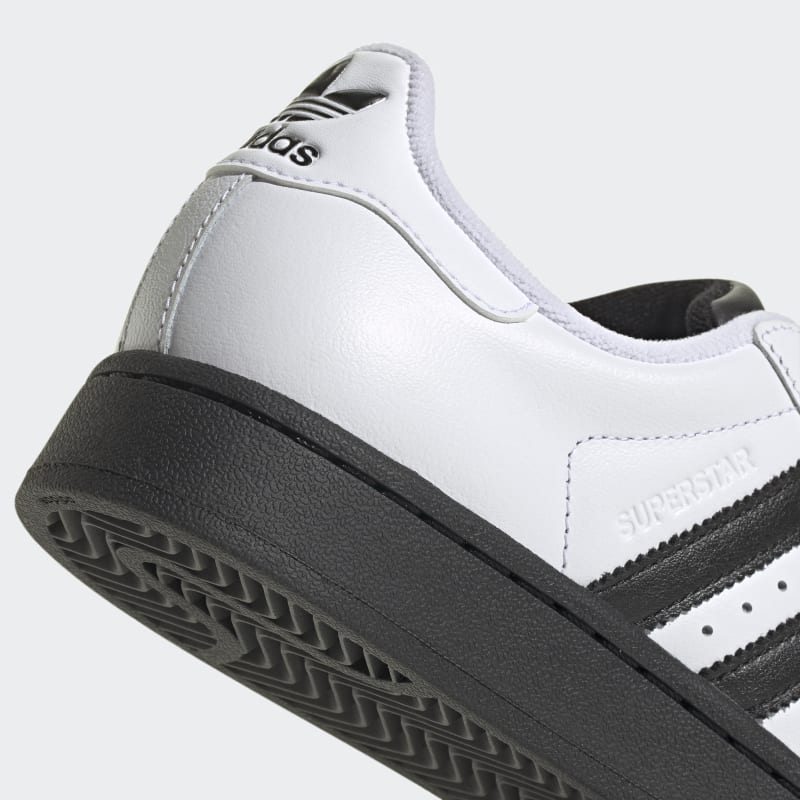 JI0210_9_FOOTWEAR_Photography_Detail View 2_grey.jpg