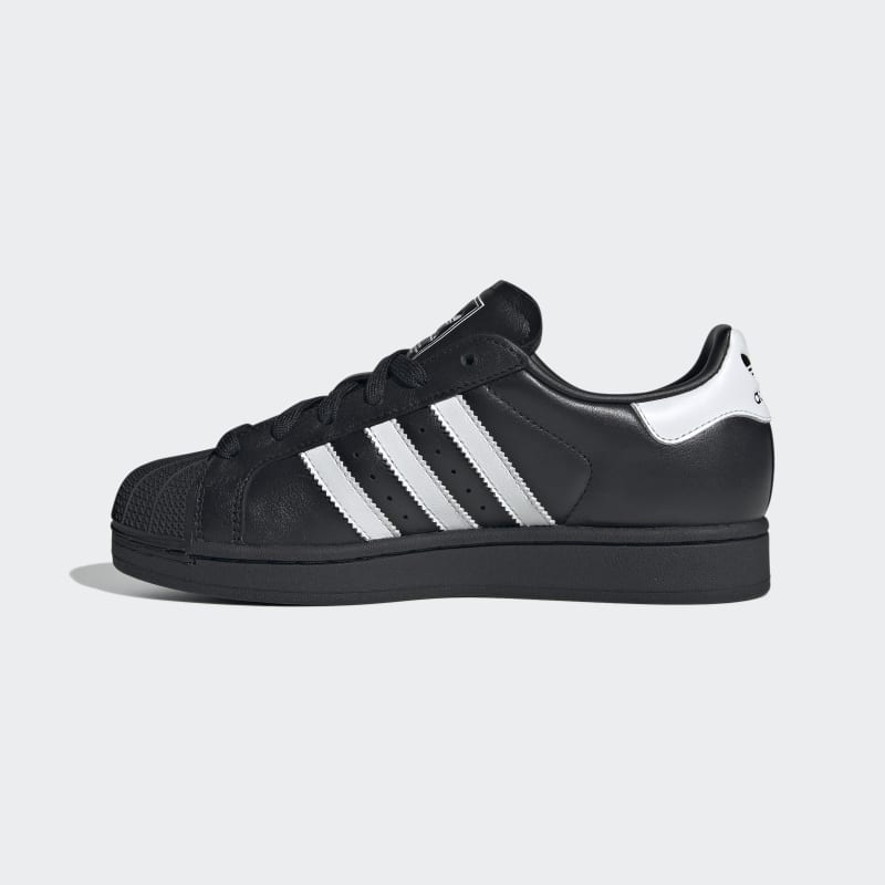 JH7098_5_FOOTWEAR_Photography_Side Medial Center View_grey.jpg