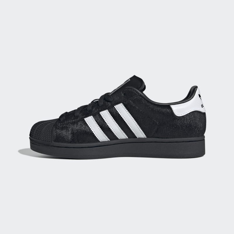 JH9475_5_FOOTWEAR_Photography_Side Medial Center View_grey.jpg