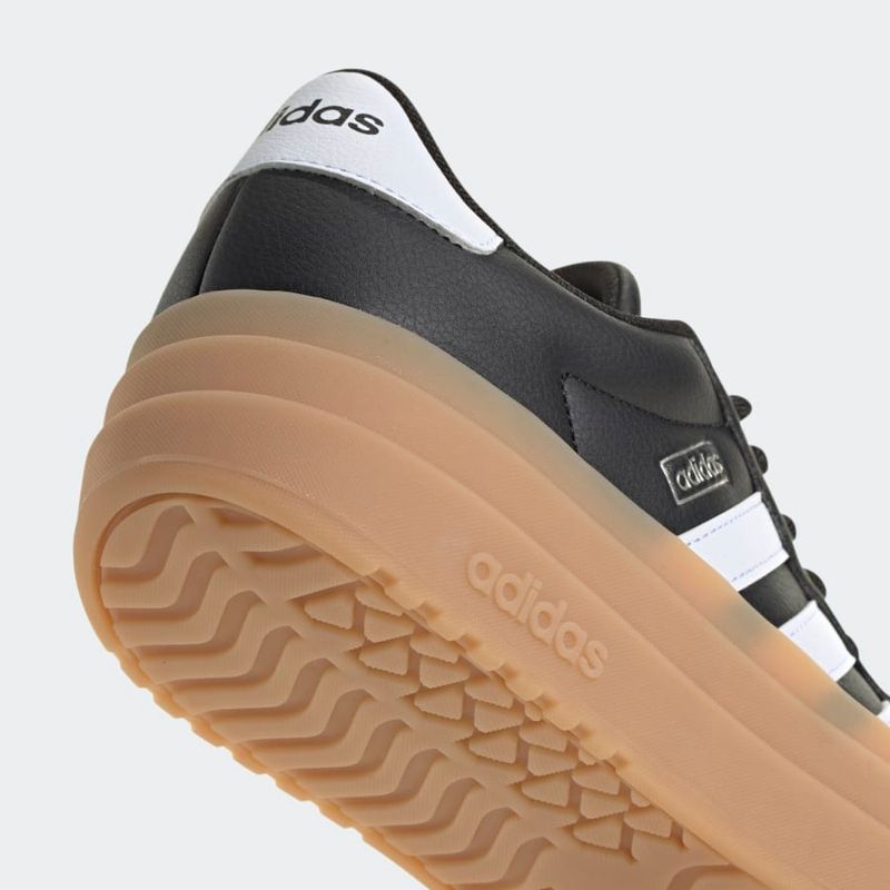 IH3081_8_FOOTWEAR_Photography_Detail-View-1_grey.jpg