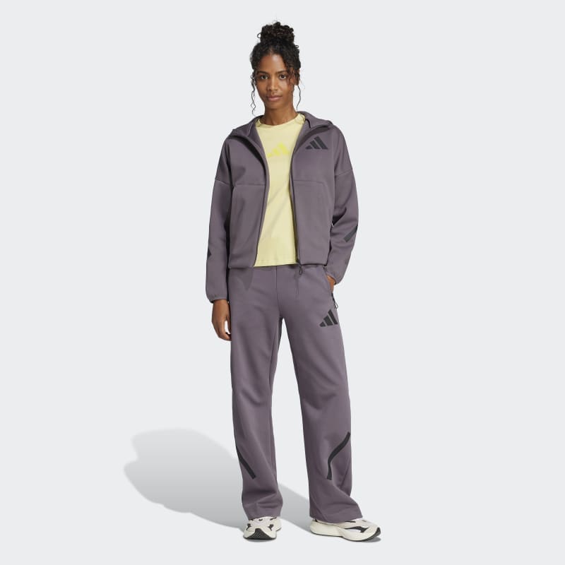 JD5985_6_APPAREL_On Model_Standard Outfit View_grey.jpg