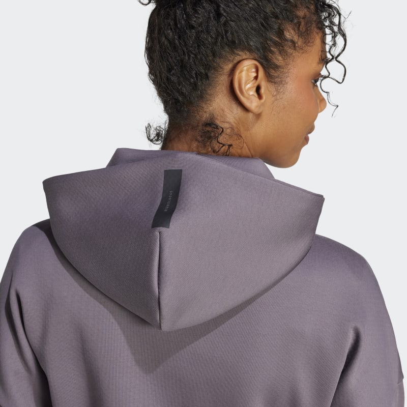 JD5985_8_APPAREL_On Model_Detail View 2_grey.jpg