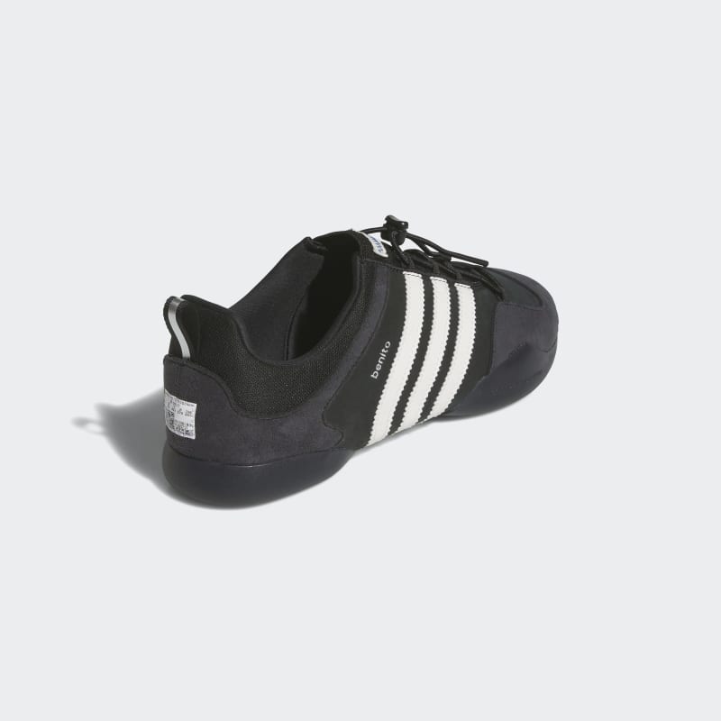 JQ9231_7_FOOTWEAR_Photography_Back-Lateral-Top-View_grey.jpg