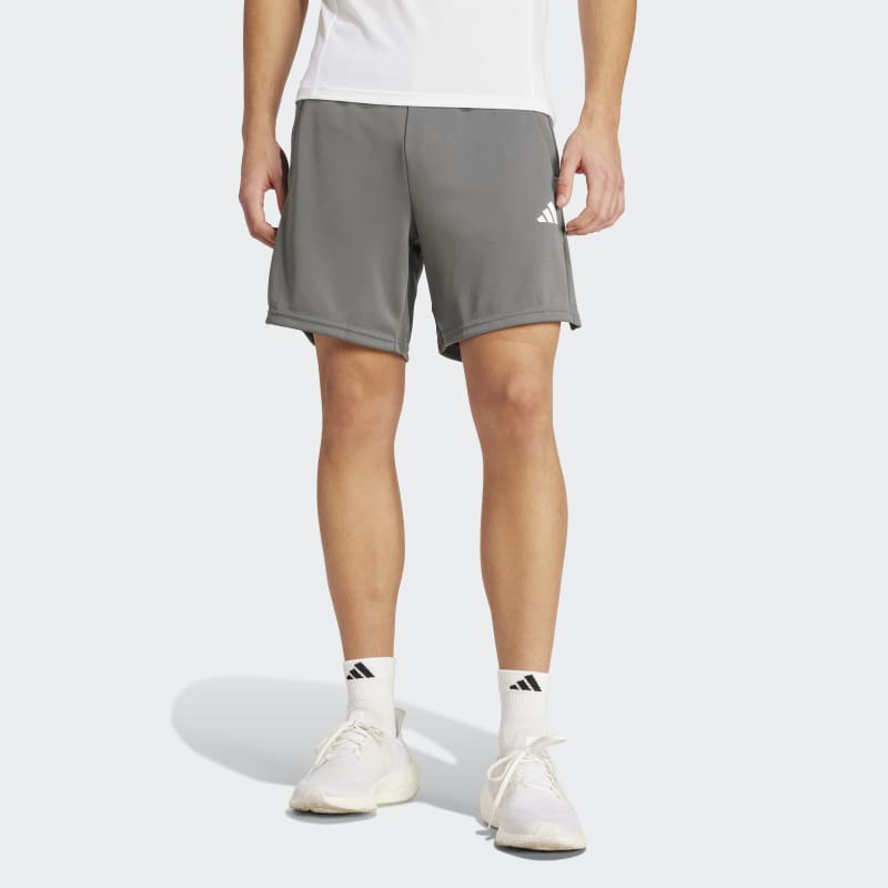 IA3902_3_APPAREL_On Model_Standard View_grey.jpg