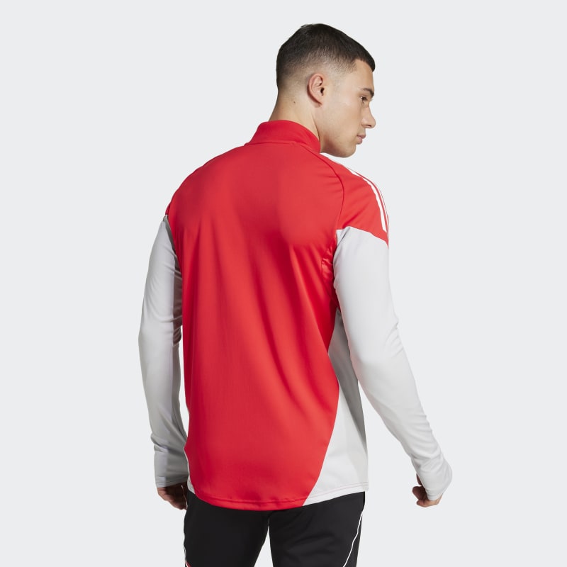 IW0411_3_APPAREL_On Model_Back View_grey.jpg