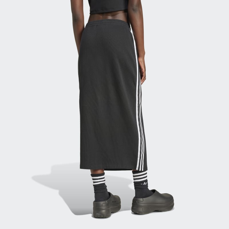 IY7279_4_APPAREL_On Model_Back View_grey.jpg