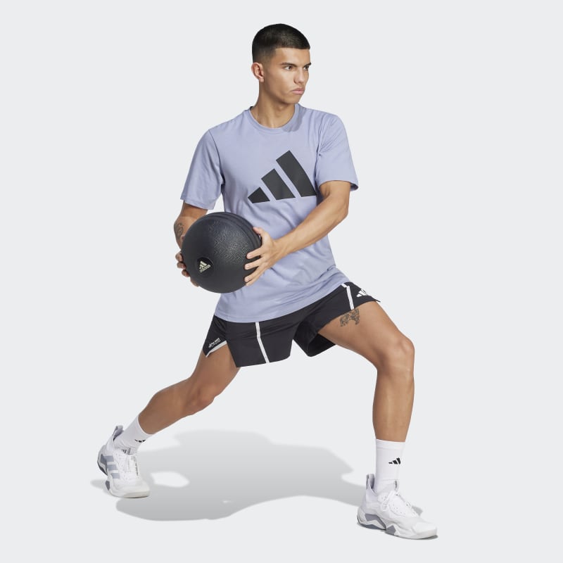 JC5341_5_APPAREL_On Model_Walking View_grey.jpg