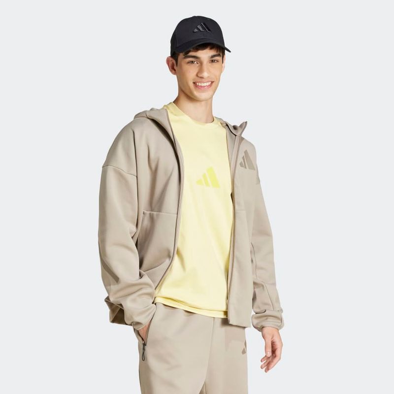 JC5495_4_APPAREL_On-Model_Walking-View_grey.jpg