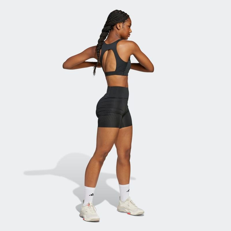 JI9964_5_APPAREL_On-Model_Walking-View_grey.jpg