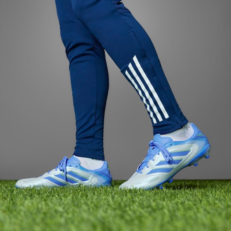 ID9050_15_FOOTWEAR_Photography_HeroMrktng-View-3.jpg