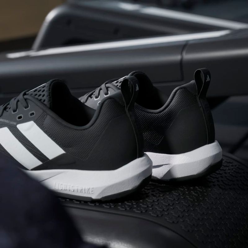 IH5255_23_FOOTWEAR_Photography_HeroMrktng-View-10.jpg