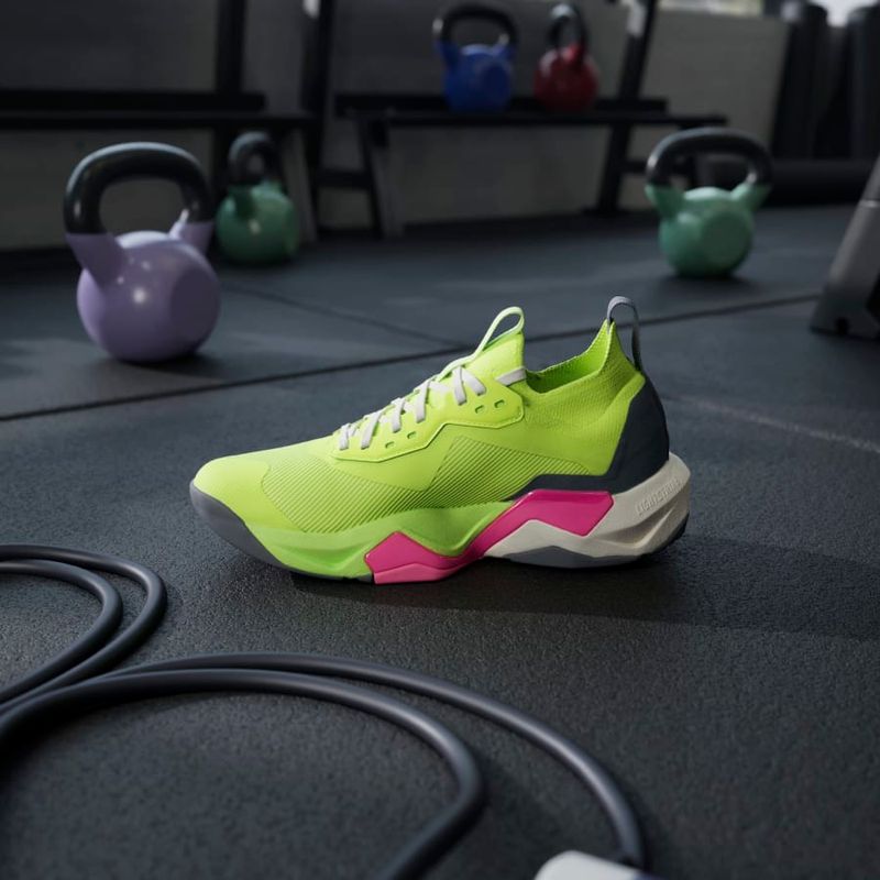 JI3904_19_FOOTWEAR_Photography_HeroMrktng-View-7.jpg