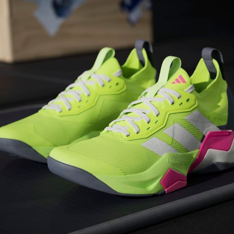 JI3904_21_FOOTWEAR_Photography_HeroMrktng-View-9.jpg